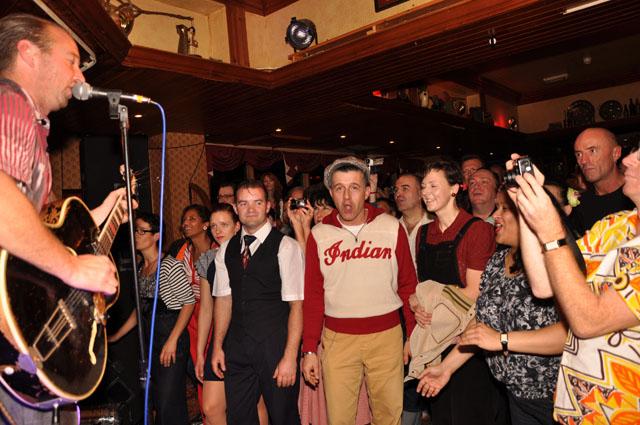 min 2011 11 19 pub 098